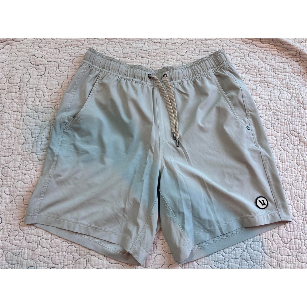 Vuori Kore Shorts Mens Small Light Grey Athletic Lined Performance Gym Yoga NWOT